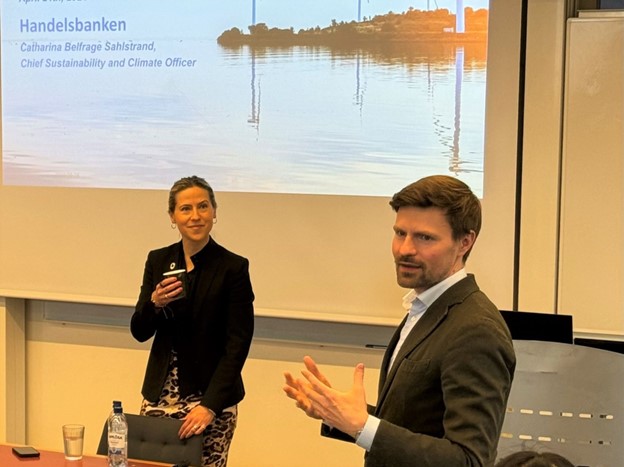  Catharina Belfrage Sahlstrand speaking to students during a Sustainable Finance guest lecture.